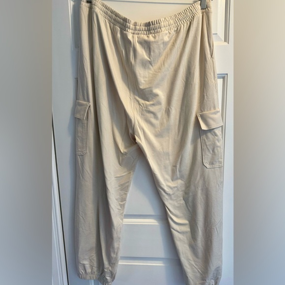 Vuori Boyfriend Cargo Jogger, Women's DreamKnit™ Joggers, XXL, Milkweed Hthr - Picture 2 of 4